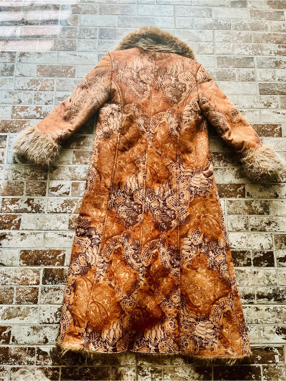 Vintage Newport News Rust Paisley Trench Coat with Faux-Fur Trim - Picture 4 of 7